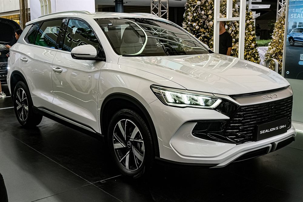 BYD Sealion 5 DM-i Design 18,3 kWh — plug-in hybrid midsize suv