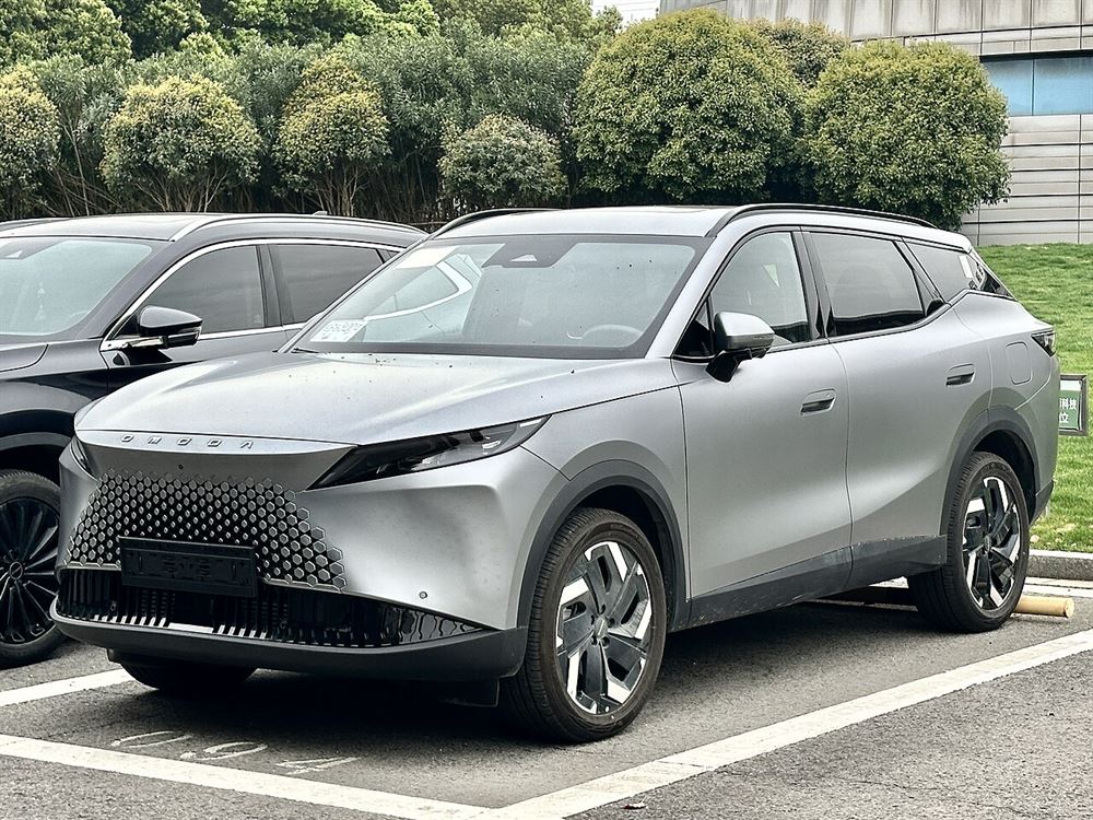 Omoda 7 SHS Super Hybrid 18,4 kWh — plug-inhybride middenklasse-suv