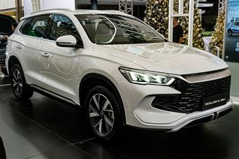 BYD Sealion 5 DM-i Design 18,3 kWh — plug-inhybride gezins-suv