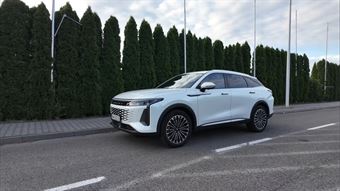 Omoda 9 SHS-P Premium 31,5 kWh — plug-inhybride gezins-suv